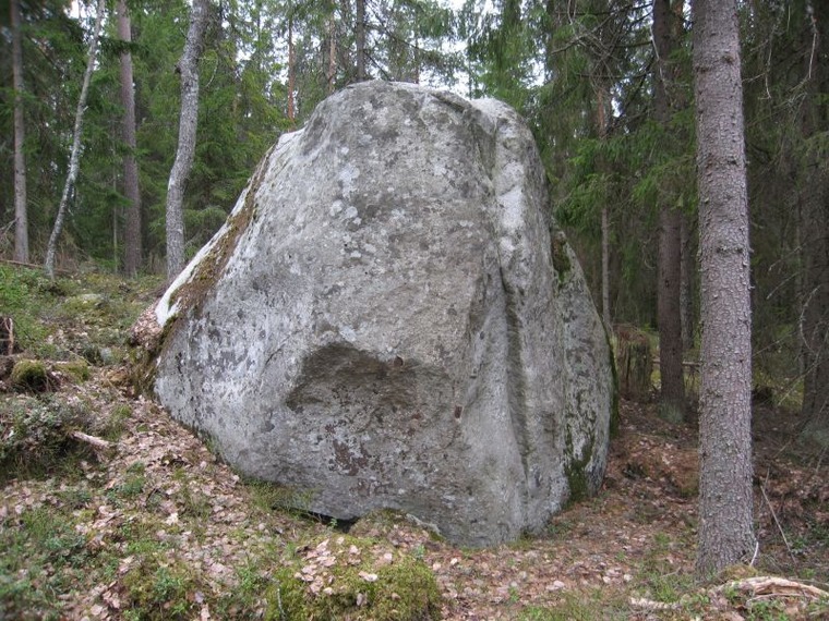 Pinsiön kierros -kivi