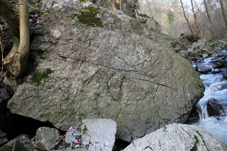 River Bloc Boulders
