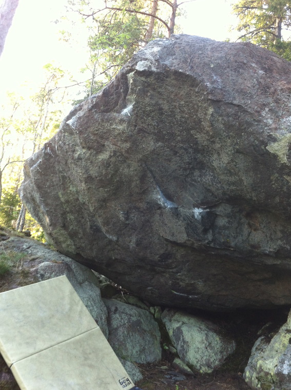 Skärblacka, Restad boulder