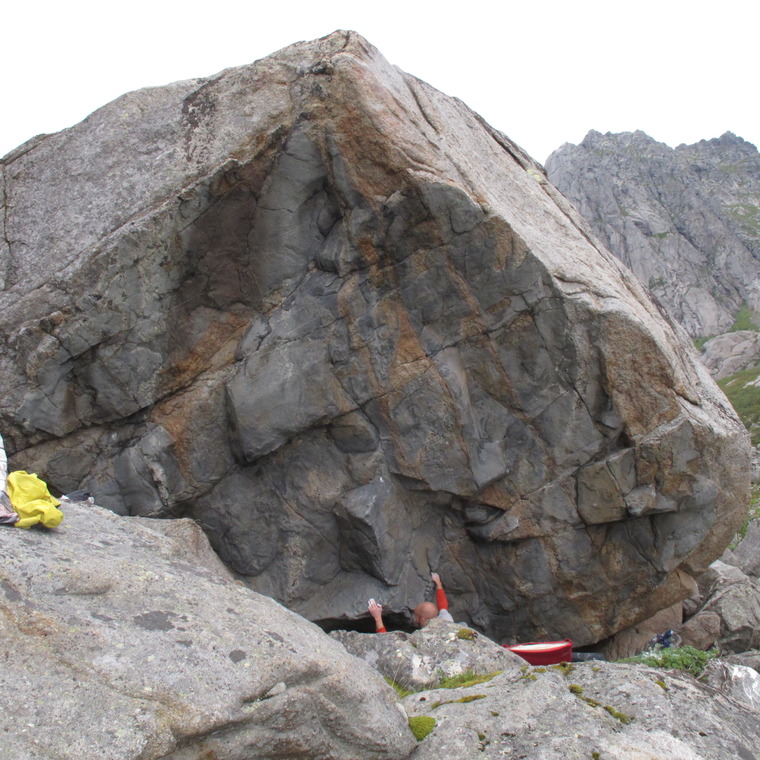 Big boulders sector