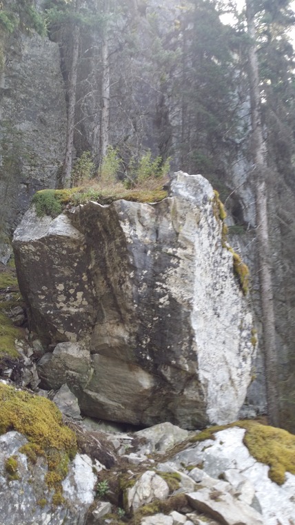 Cave Dweller Boulders