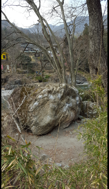 Promenade boulder
