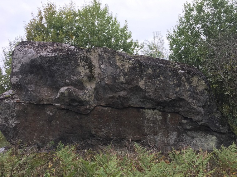 Crack side of the stone