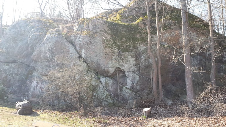 Bunkern (höger om ingången)