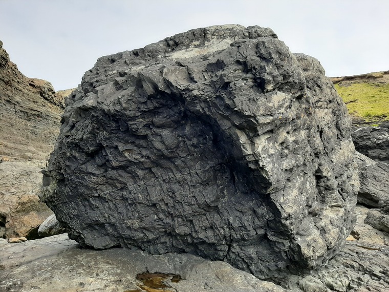 Ciotog boulder