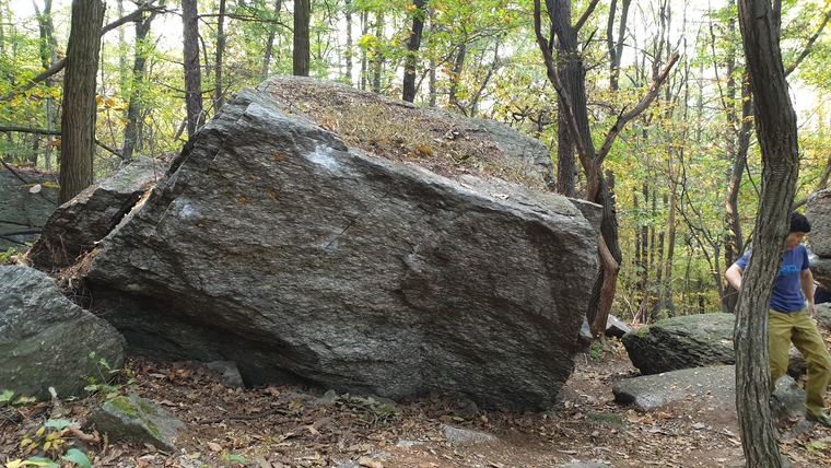 Dab boulder