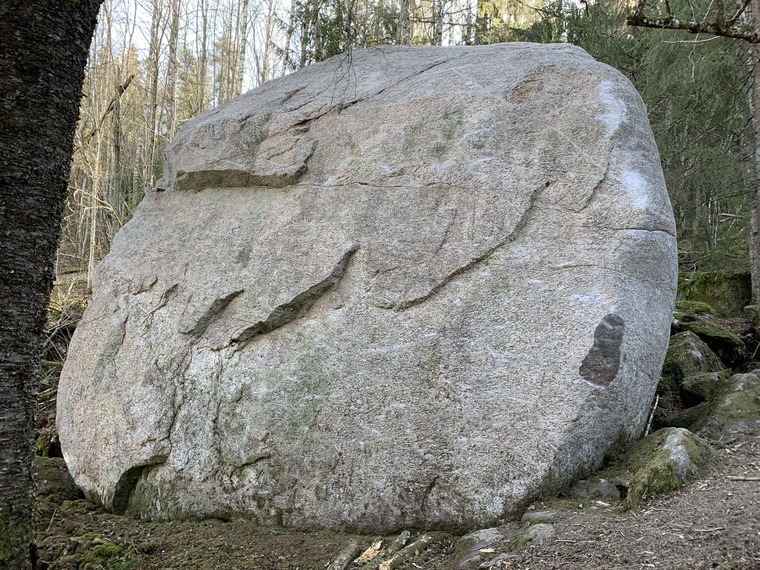 Høyballsteinen