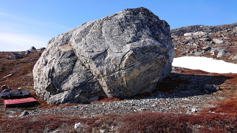 Warm up boulder