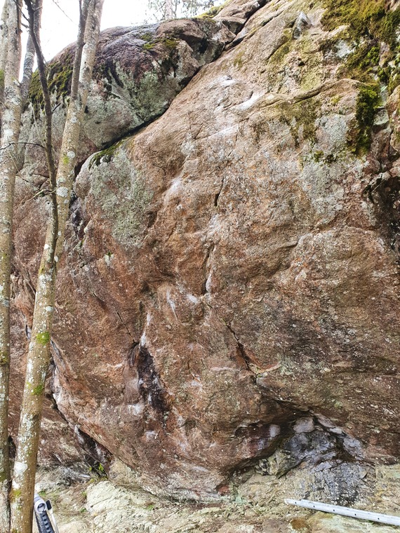Boulder wall