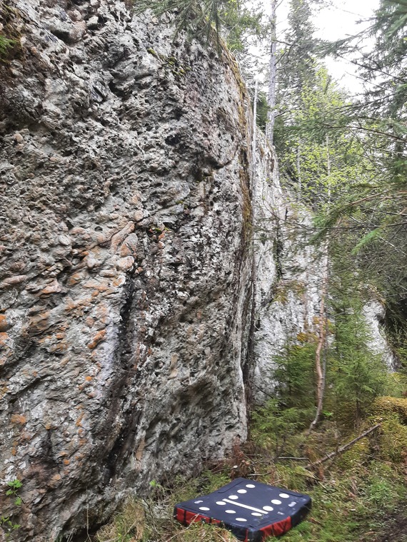 Bear Cave Boulder