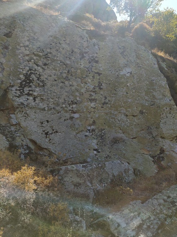 Middle boulders