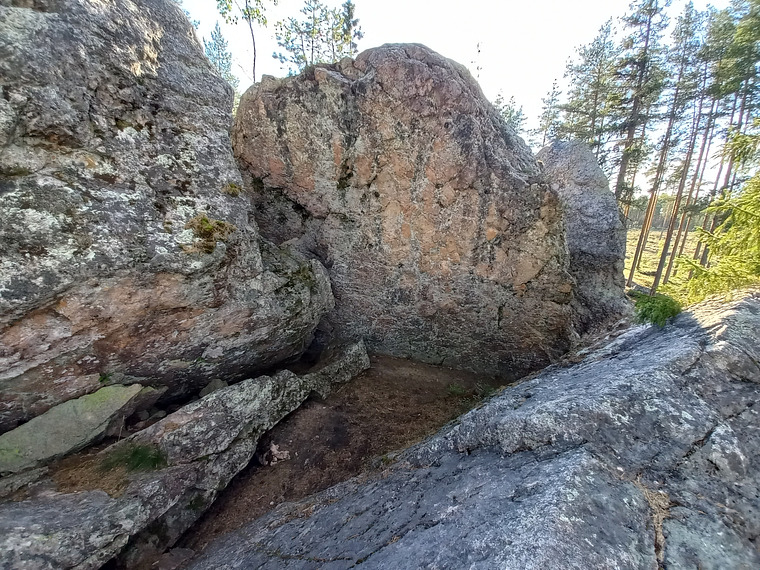 Lohtajan pesäkivet