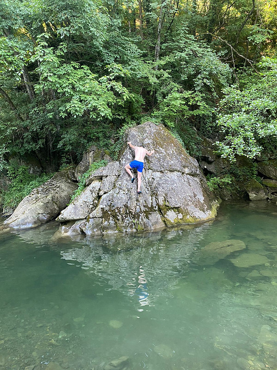 Massi sul fiume