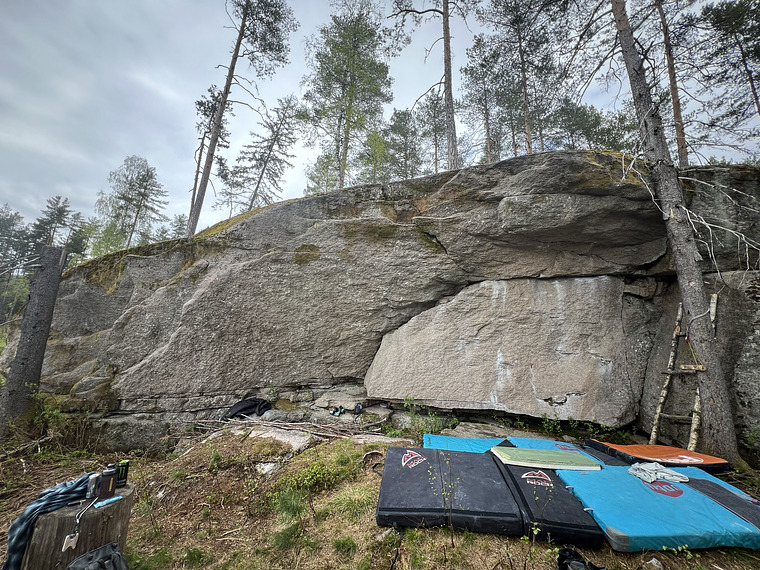 Bompveggen, Bratt og Vått