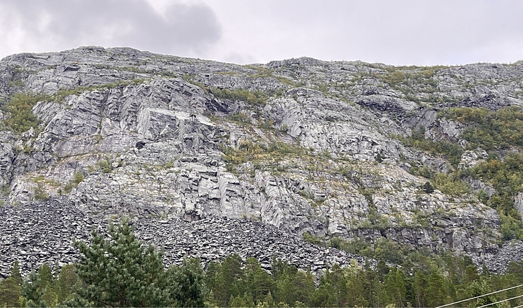 Skoddevarre vestveggen